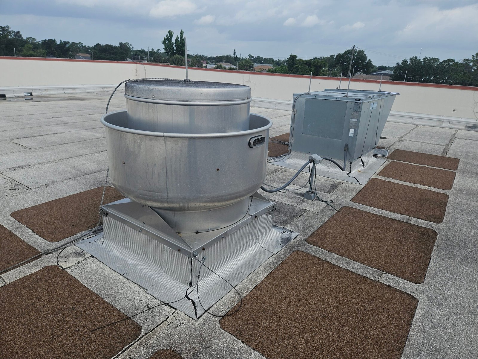 Commercial kitchen exhaust and makeup air system inspection
